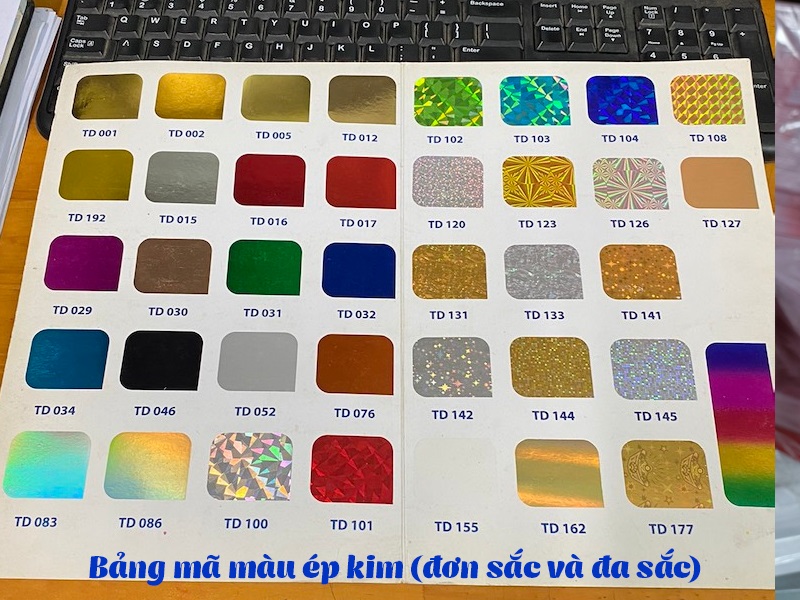 Bảng màu ép kim đơn sắc và đa sắc