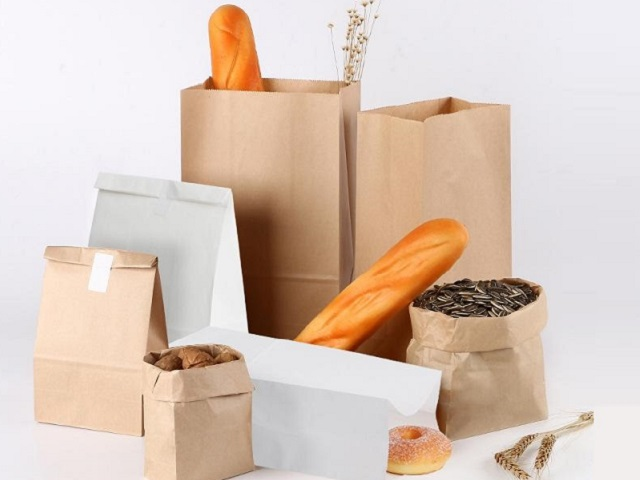 Những chiếc túi giấy đựng bánh mì, đựng thực phẩm khá phổ biến trên thị trường