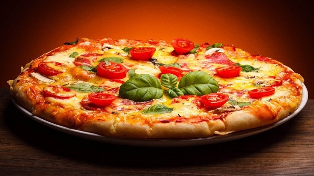 Pizza là món ăn yêu thích của các bạn nhỏ và giới trẻ