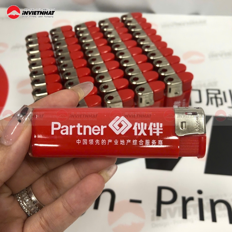 Hot quet mau do in logo