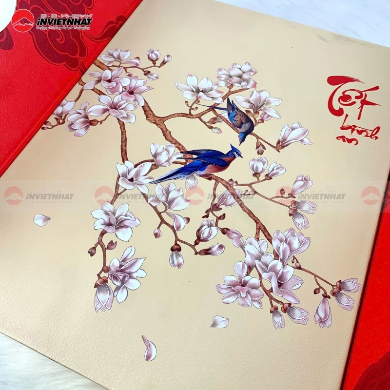 mat ben trong hop giay tet binh an