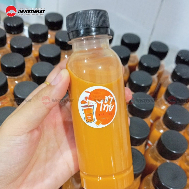 In decal sữa GIÁ RẺ TPHCM- Bảng báo giá 2026 3 mẫu decal sữa dán chai nước ép