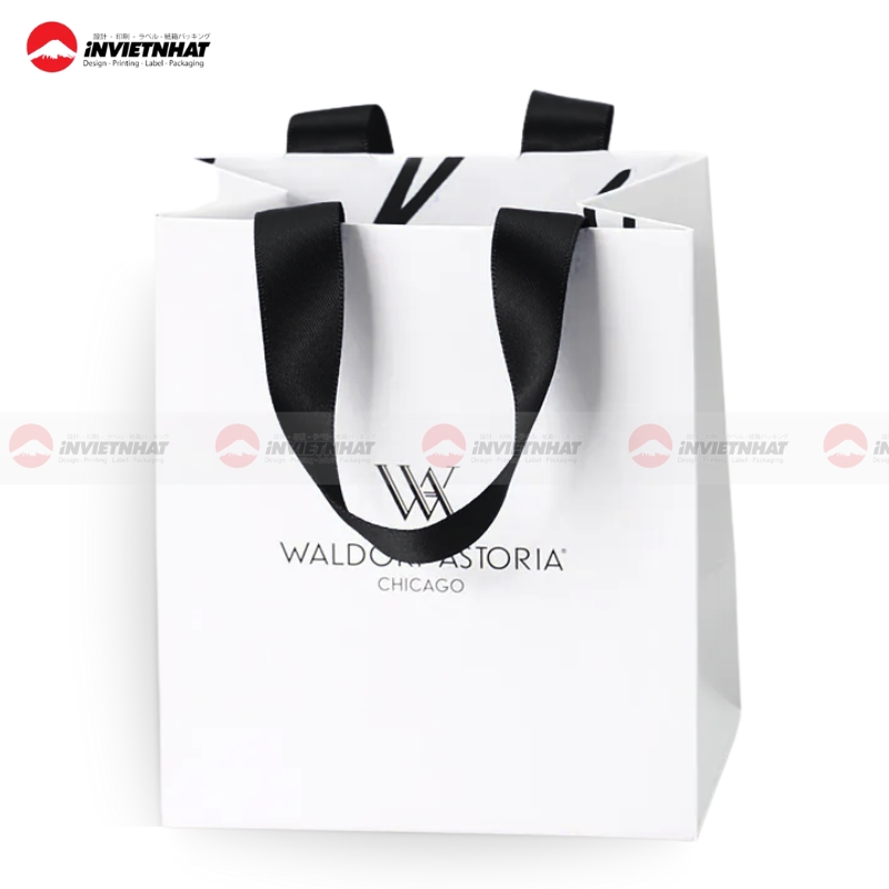23+ Mẫu in túi giấy cho shop thời trang GIÁ RẺ, chất lượng, giao nhanh tại TPHCM 26 Túi giấy thời trang màu trắng in logo