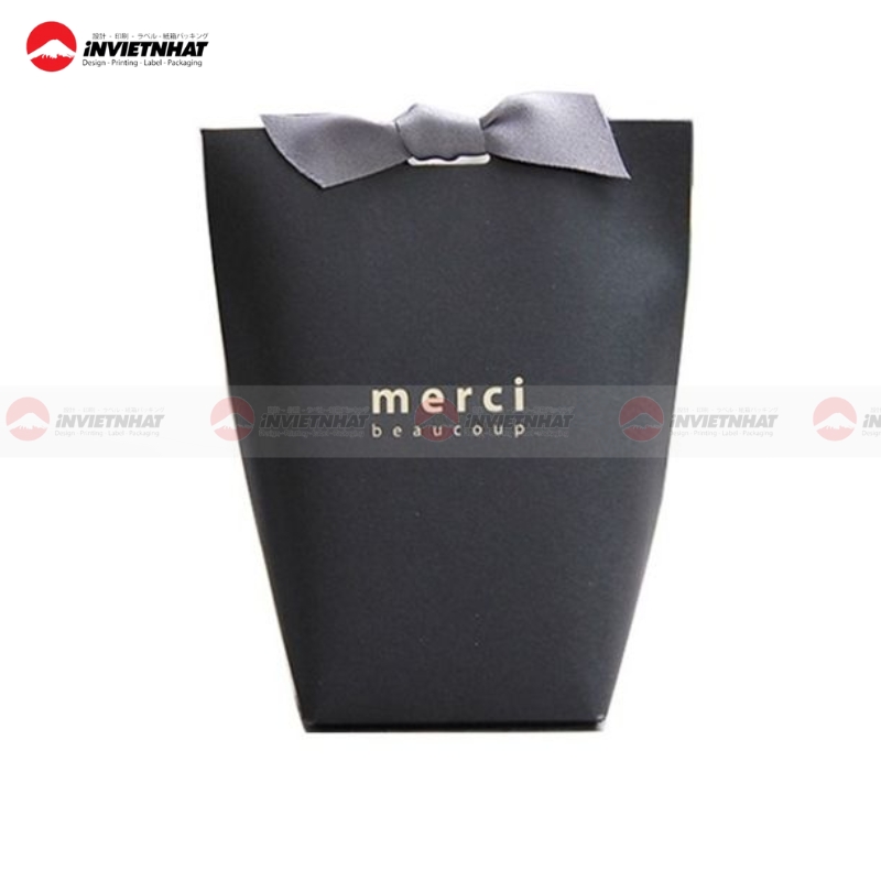 25+ Mẫu túi giấy đen tinh tế, THANH LỊCH & thể hiện đẳng cấp 27 Túi giấy đen cán bóng