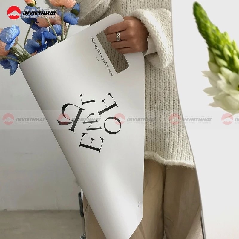 túi giấy hoa độc đáo