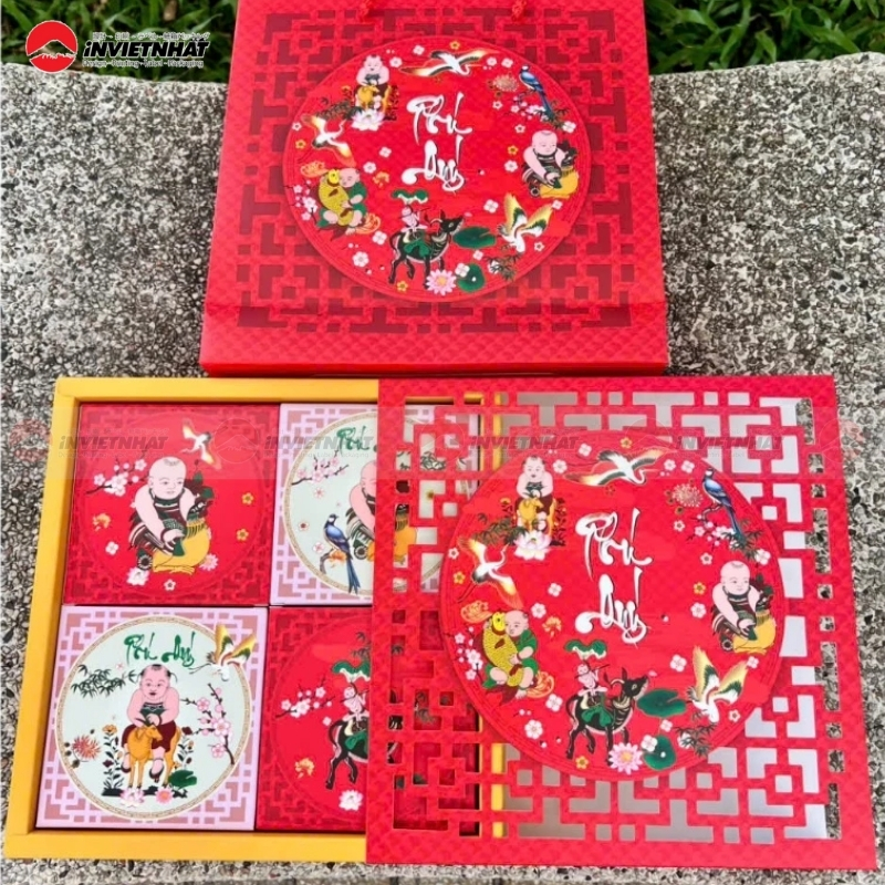 Hộp bánh trung thu lấy cảm hứng từ tranh Đông Hồ 4 bánh