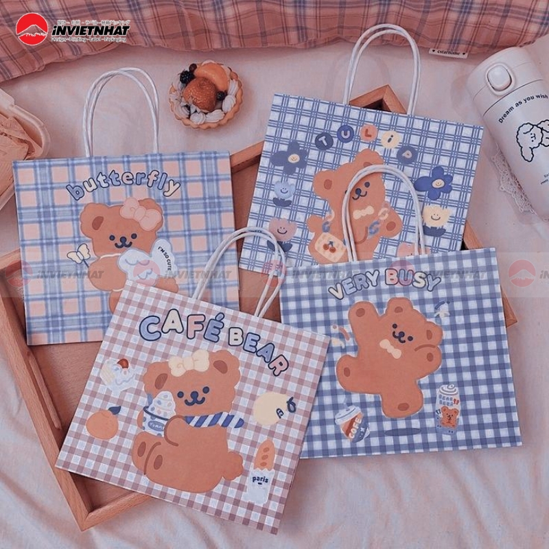 15+ Mẫu túi giấy kẻ caro ĐỘC ĐÁO, nổi bật 41 Túi giấy kẻ caro có quai