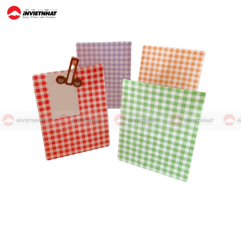 Túi giấy kẻ caro tái chế