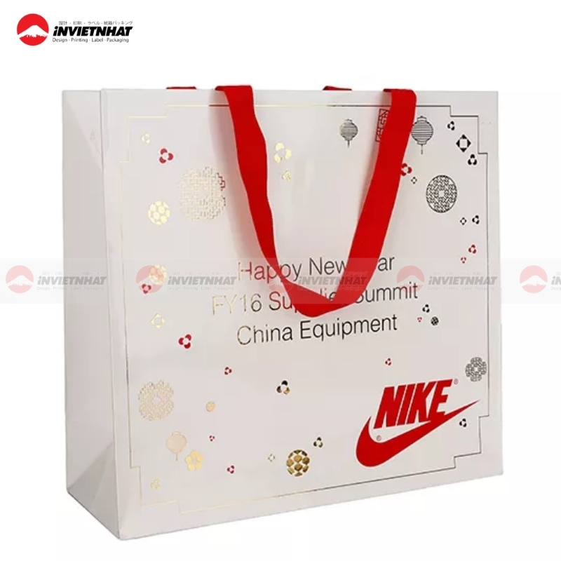 tui giay Nike qua tang