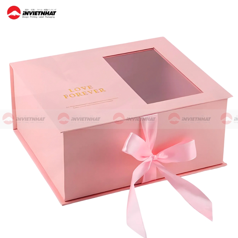 Hop giay mau hong that no co cua so