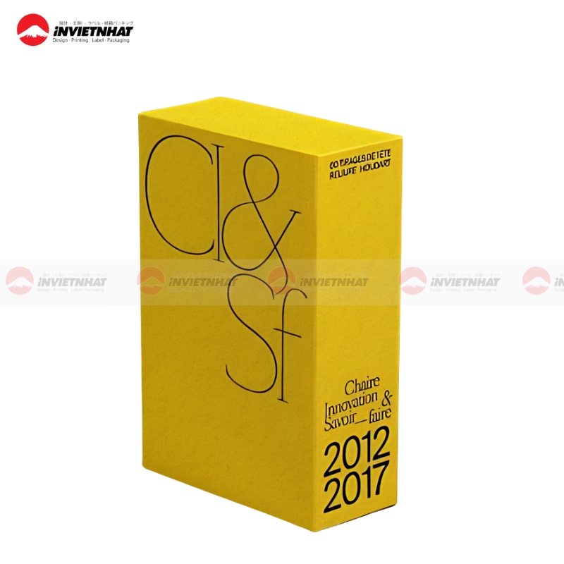 Hộp giấy màu vàng sẫm