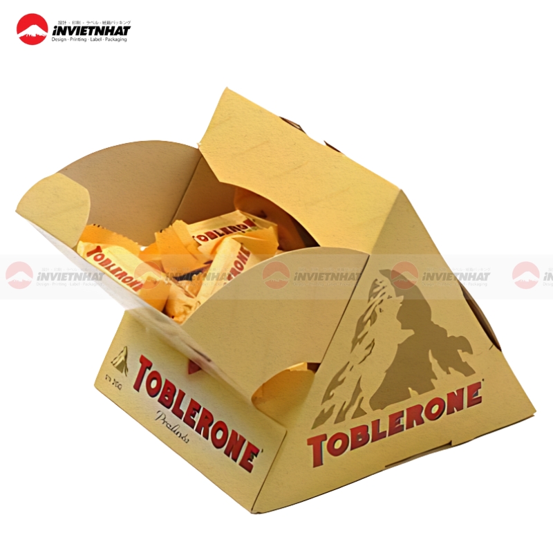 Hop giay tam giac dung keo