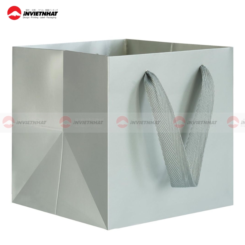 Tui giay mau ghi xam day vuong