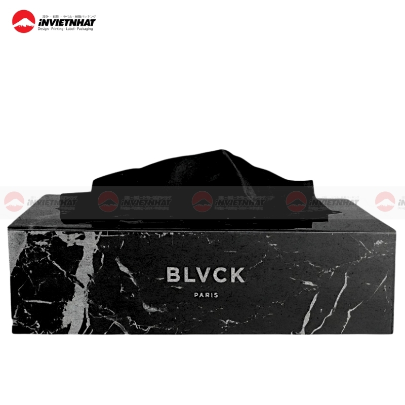 hop giay mau den dung giay doc dao