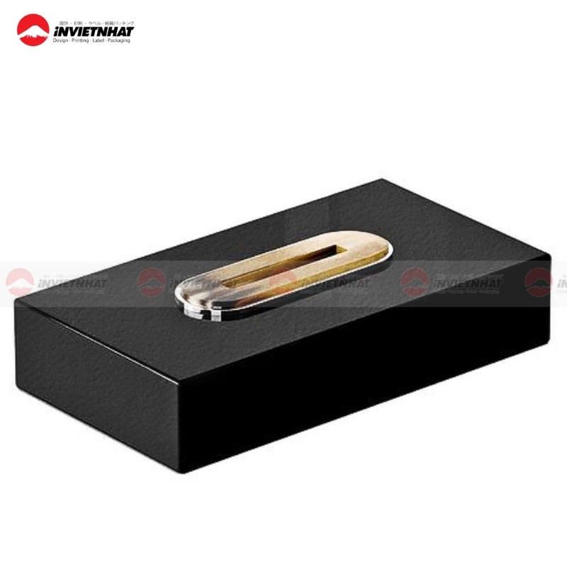 hop giay mau den dung giay