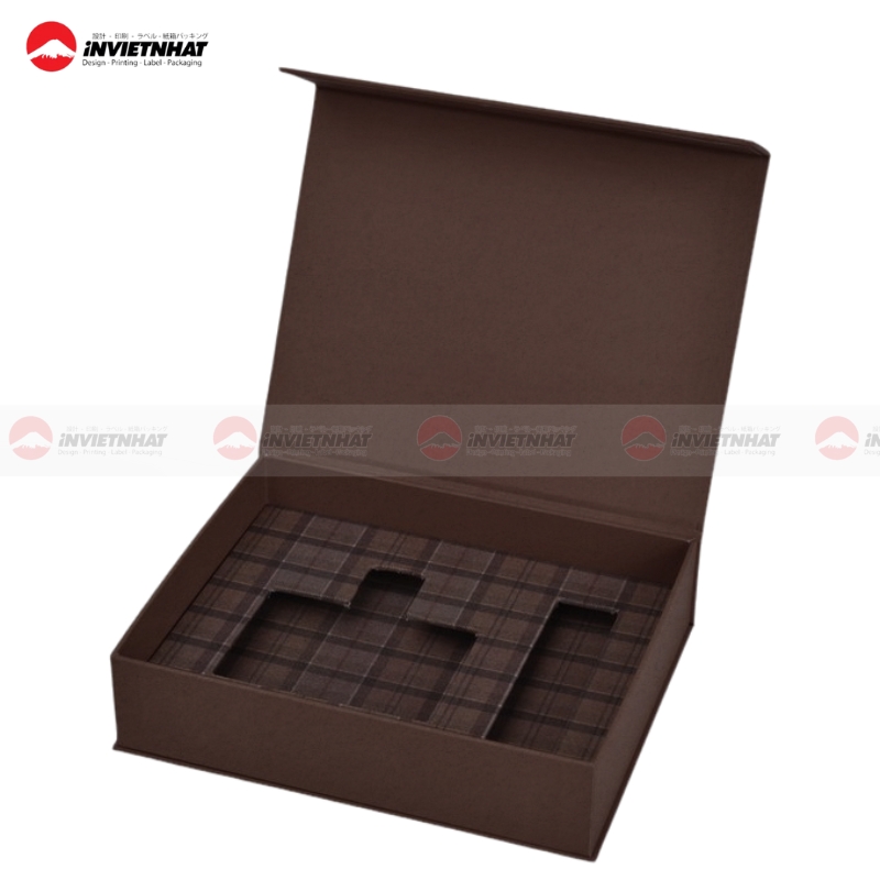 hop nam cham mau nau