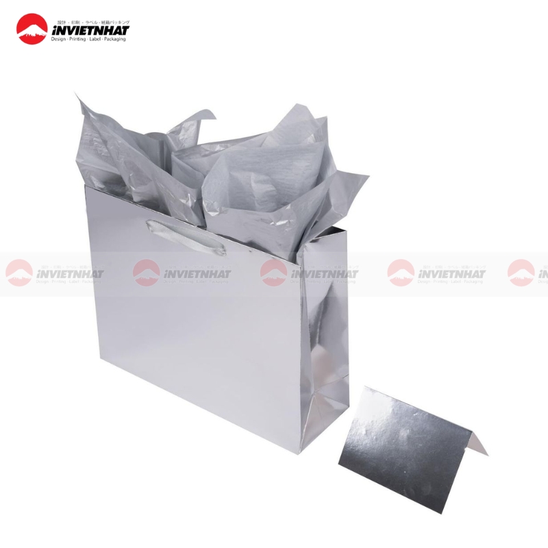 19+ Mẫu túi giấy màu bạc PHẢN QUANG, sang trọng, thu hút ánh nhìn 39 tui giay mau bac i200