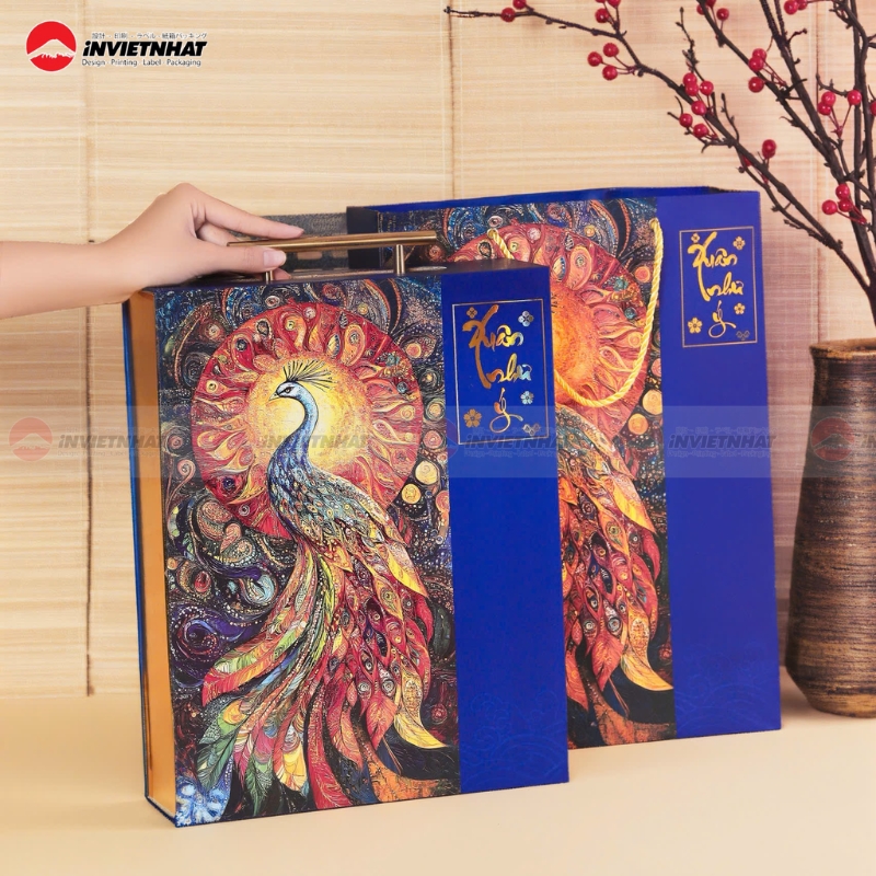 hộp giấy in chữ hologram