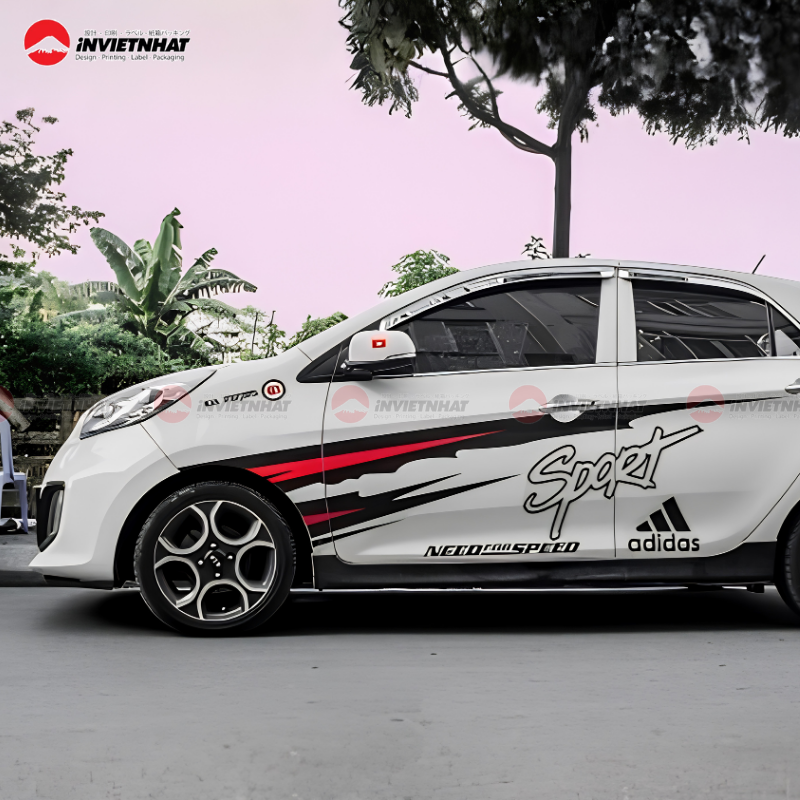 Dán decal ô tô đậm chất thể thao
