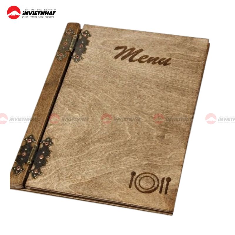 in menu nhà hàng bằng gỗ