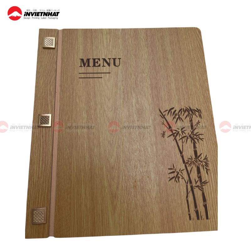 in menu nhà hàng gỗ khắc hoạ tiết